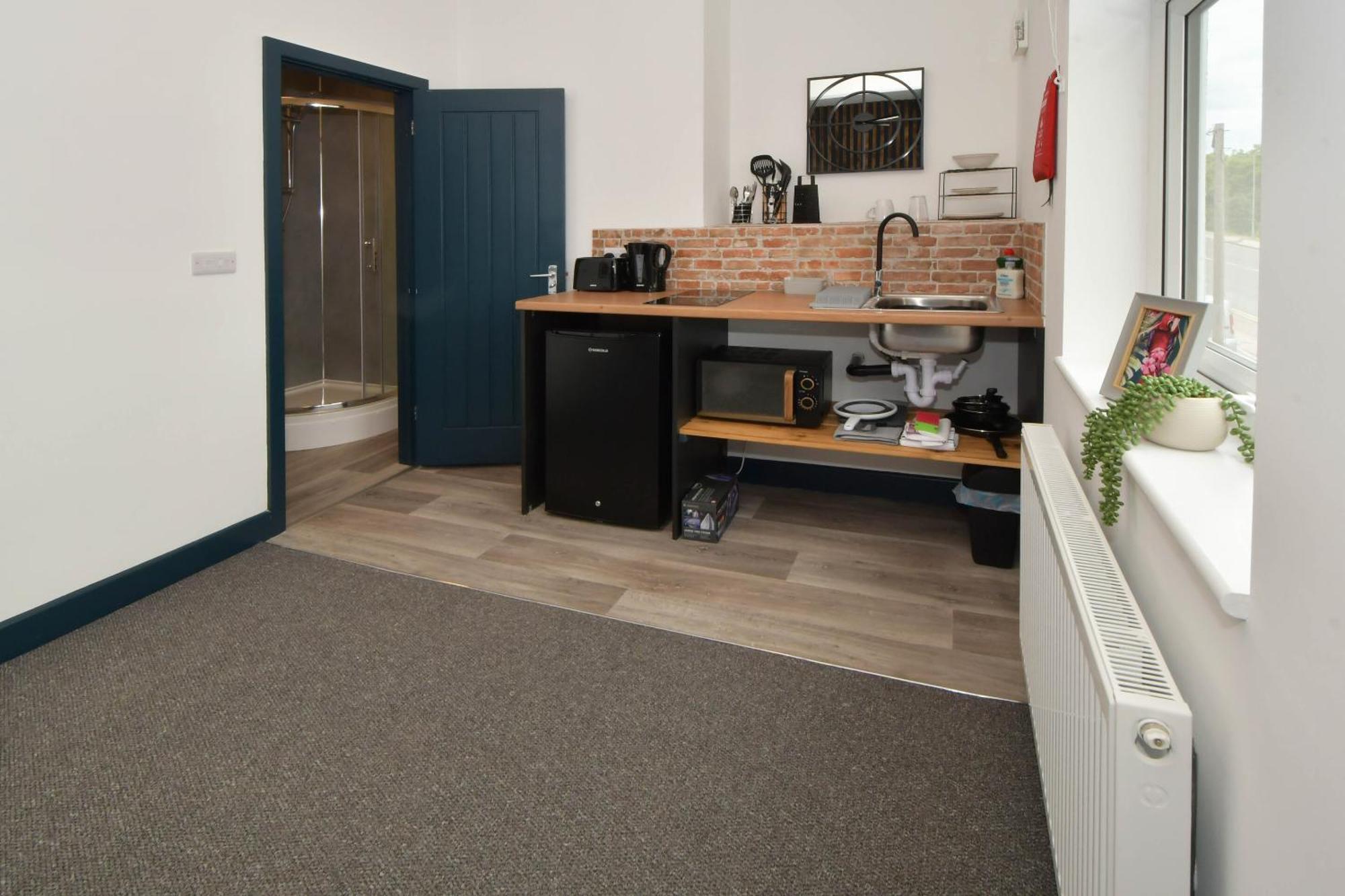 Stay At Shobnall Road Rooms And Studios Burton ภายนอก รูปภาพ