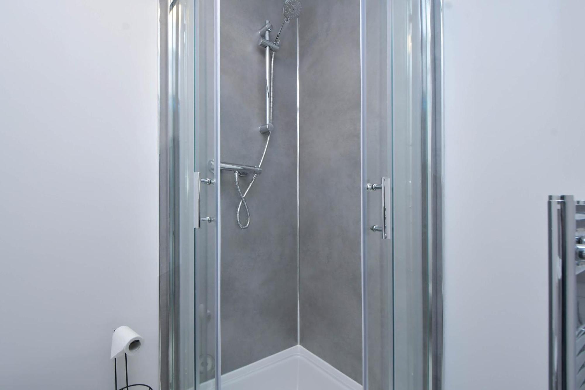 Stay At Shobnall Road Rooms And Studios Burton ภายนอก รูปภาพ
