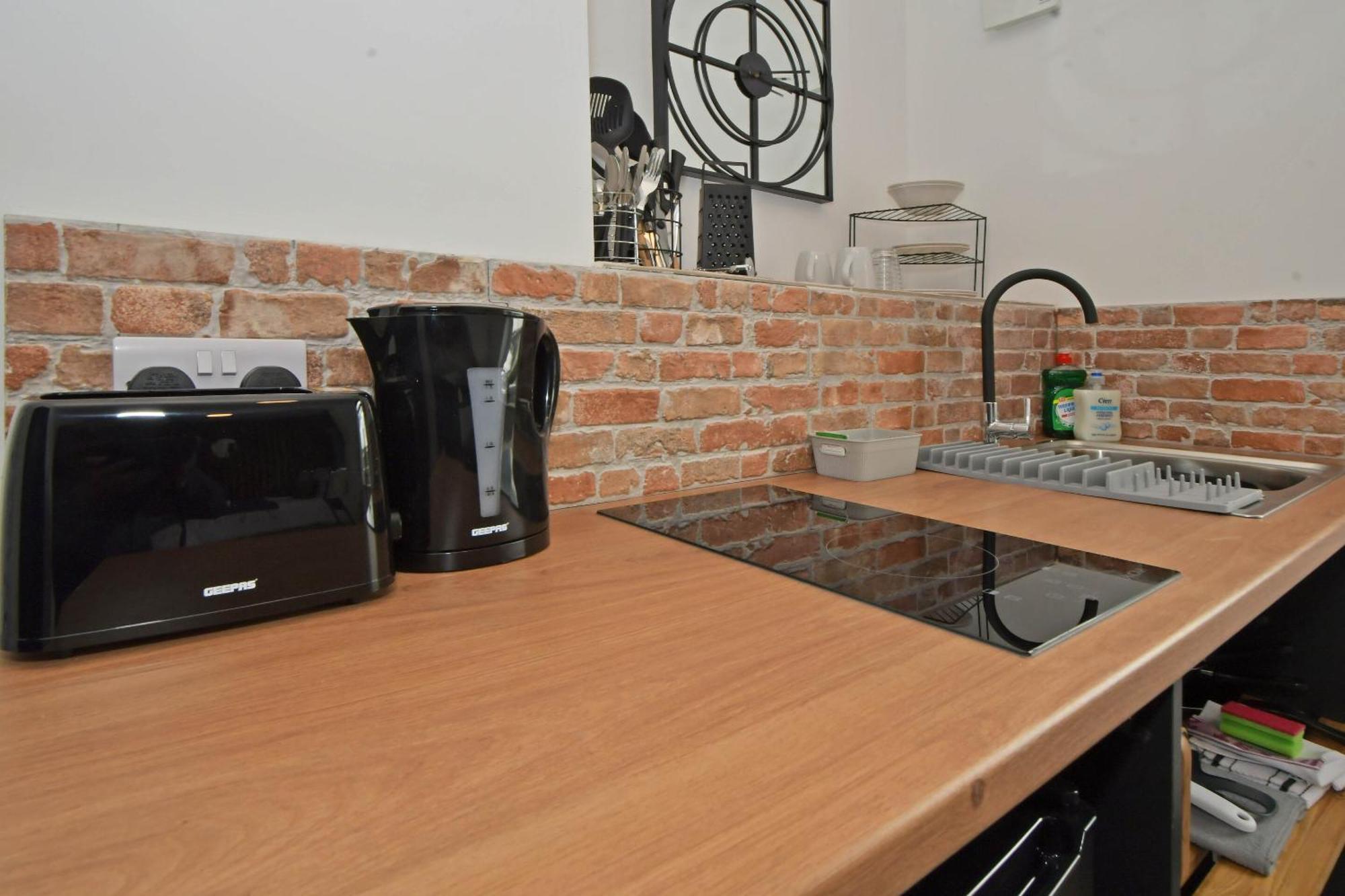 Stay At Shobnall Road Rooms And Studios Burton ภายนอก รูปภาพ