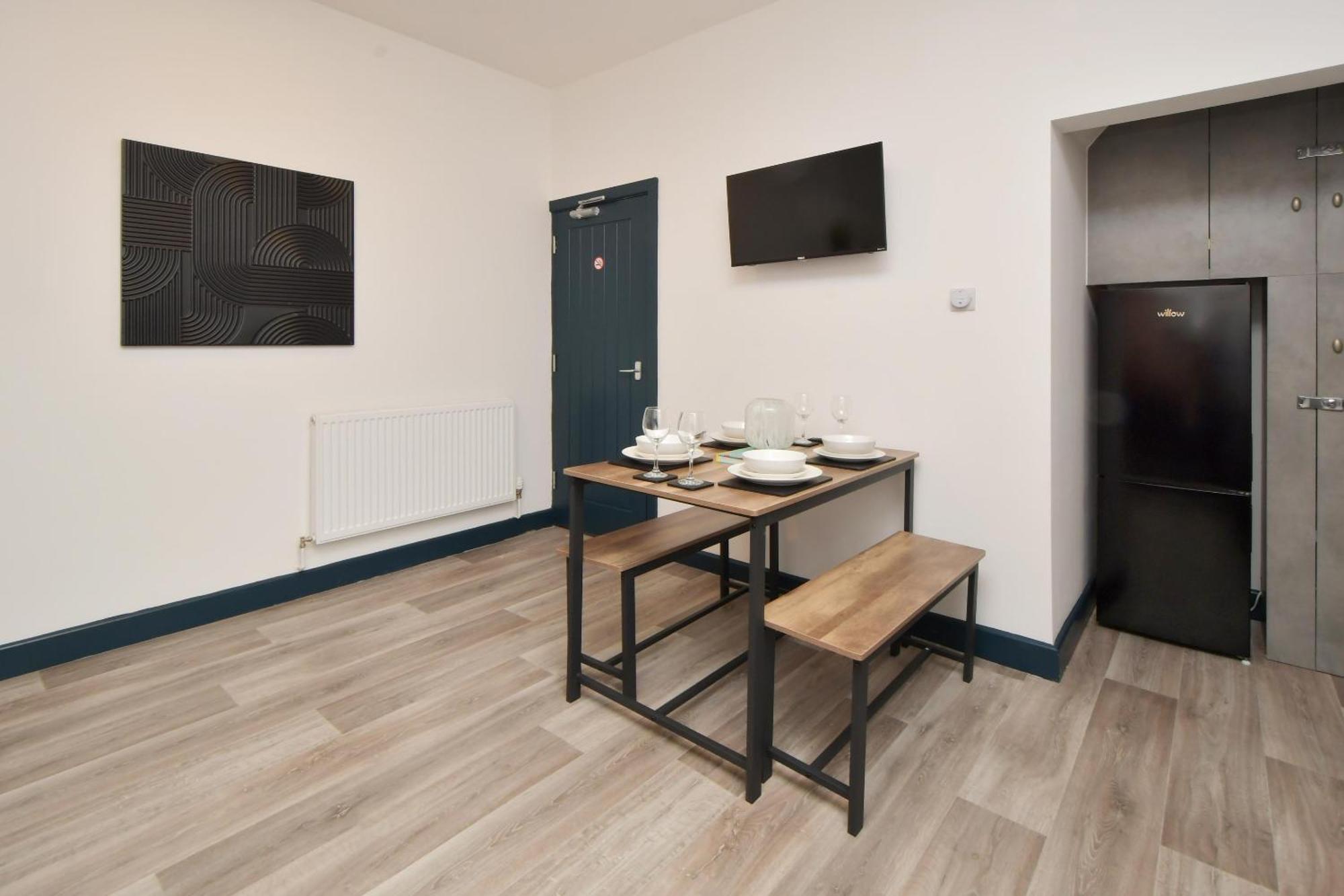 Stay At Shobnall Road Rooms And Studios Burton ภายนอก รูปภาพ