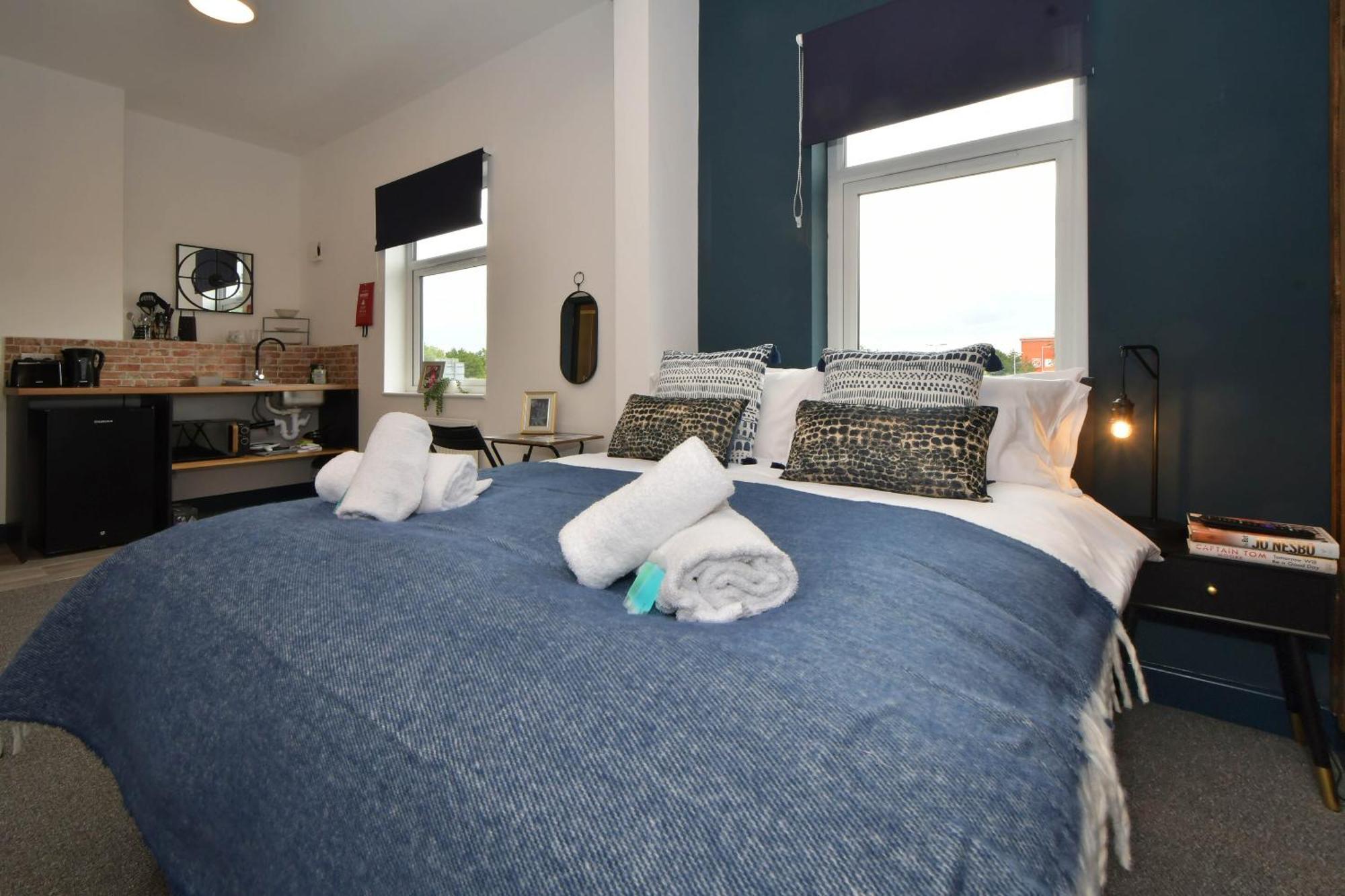 Stay At Shobnall Road Rooms And Studios Burton ภายนอก รูปภาพ