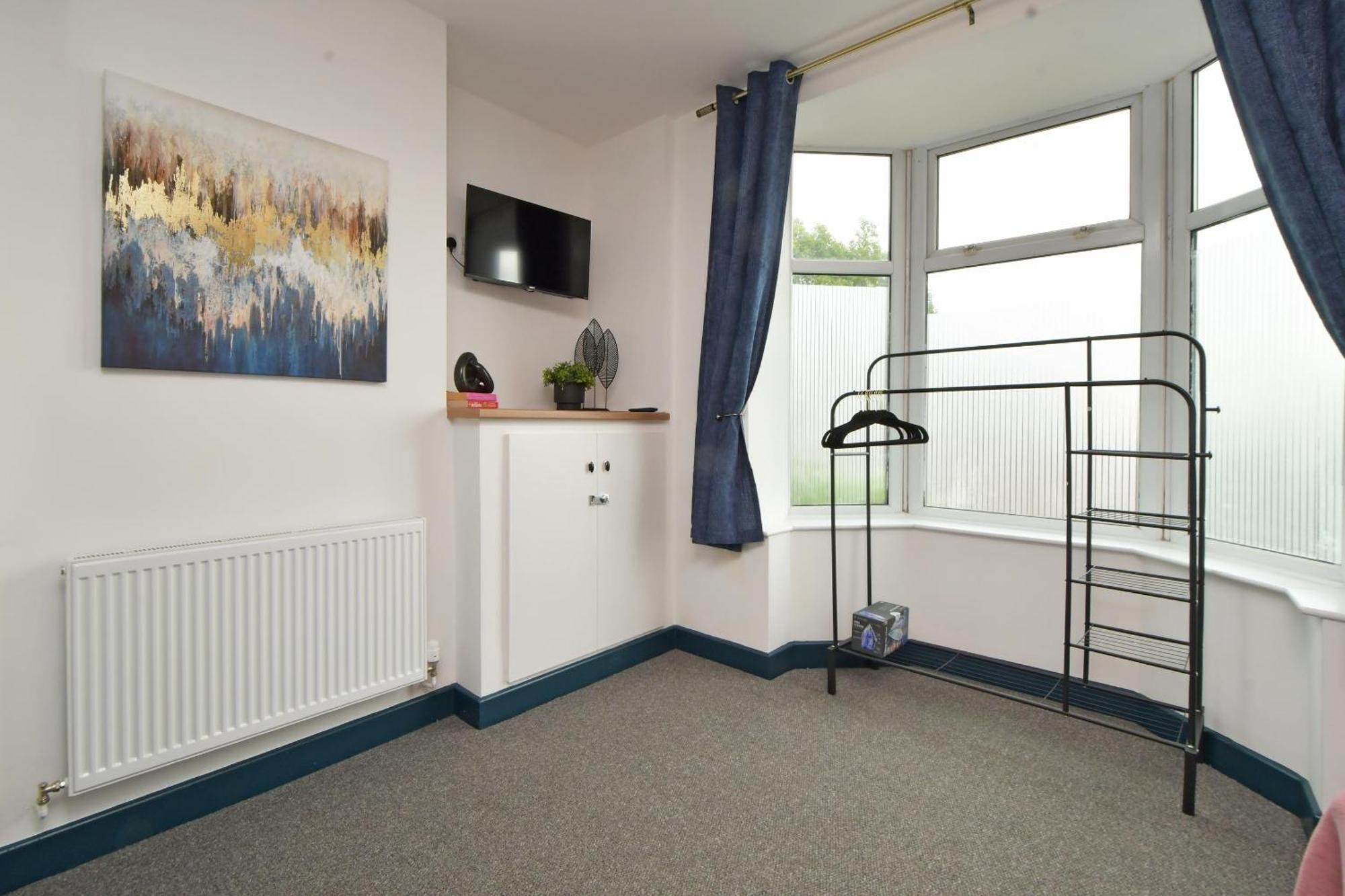 Stay At Shobnall Road Rooms And Studios Burton ภายนอก รูปภาพ