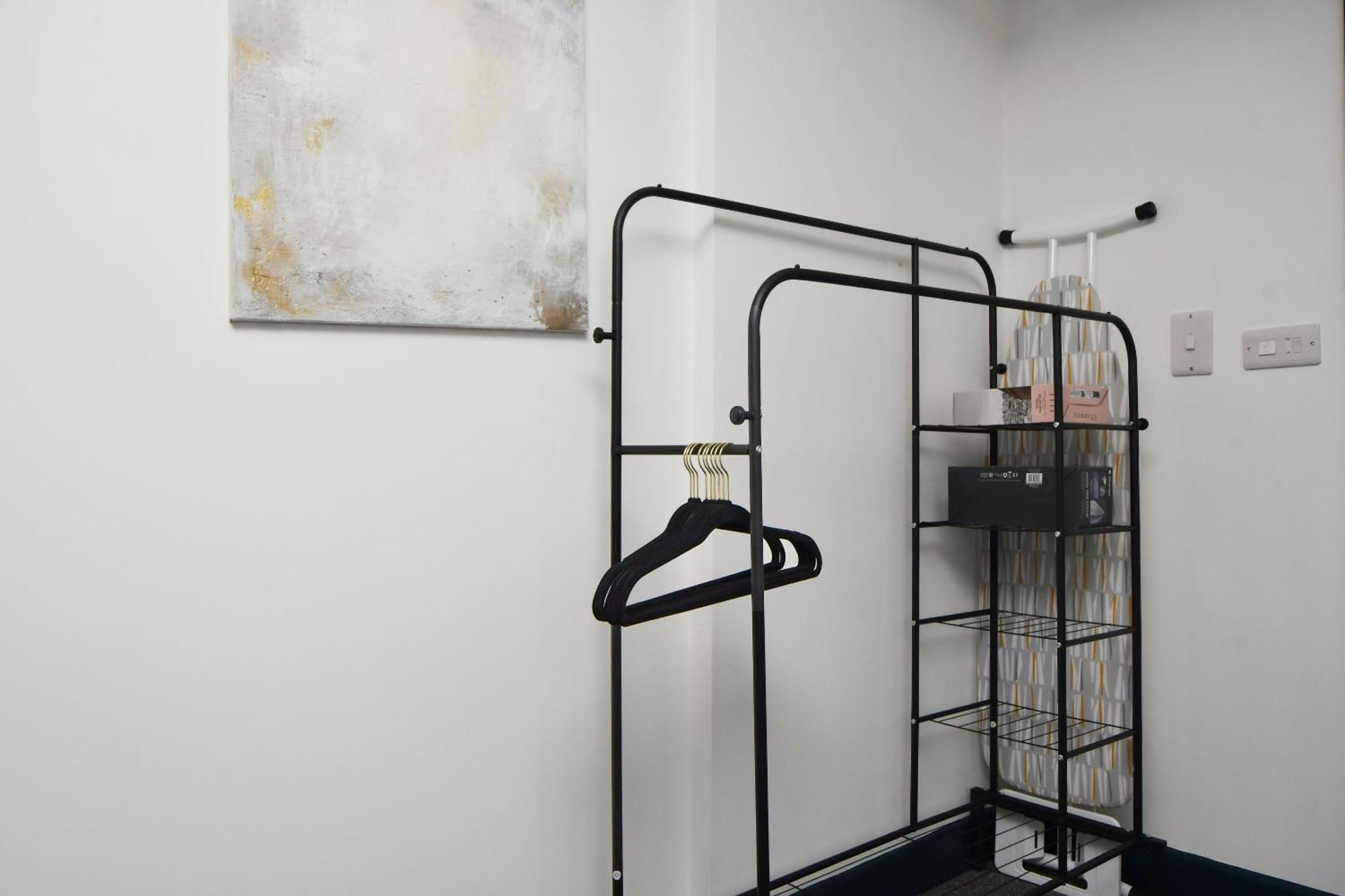 Stay At Shobnall Road Rooms And Studios Burton ภายนอก รูปภาพ