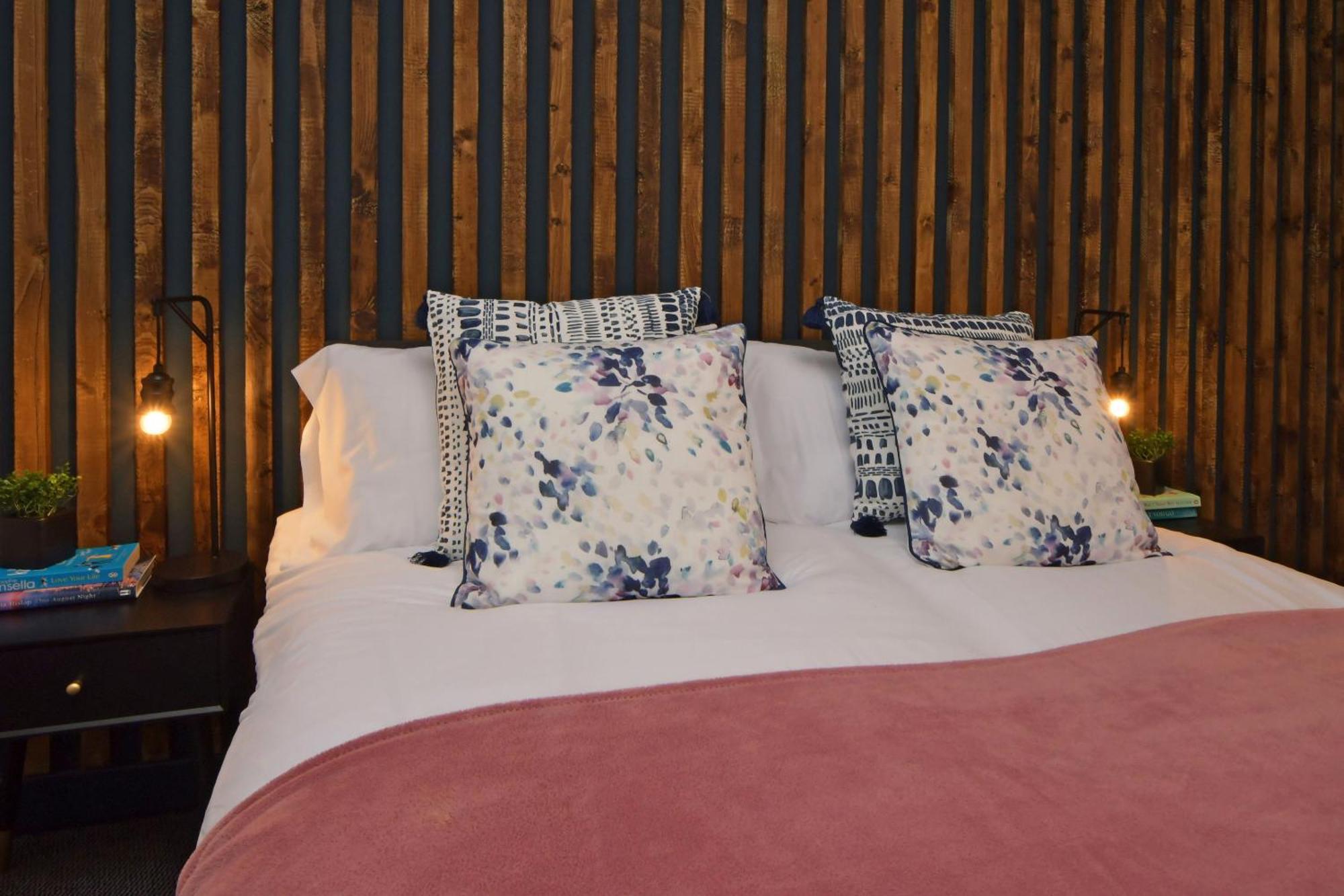 Stay At Shobnall Road Rooms And Studios Burton ภายนอก รูปภาพ