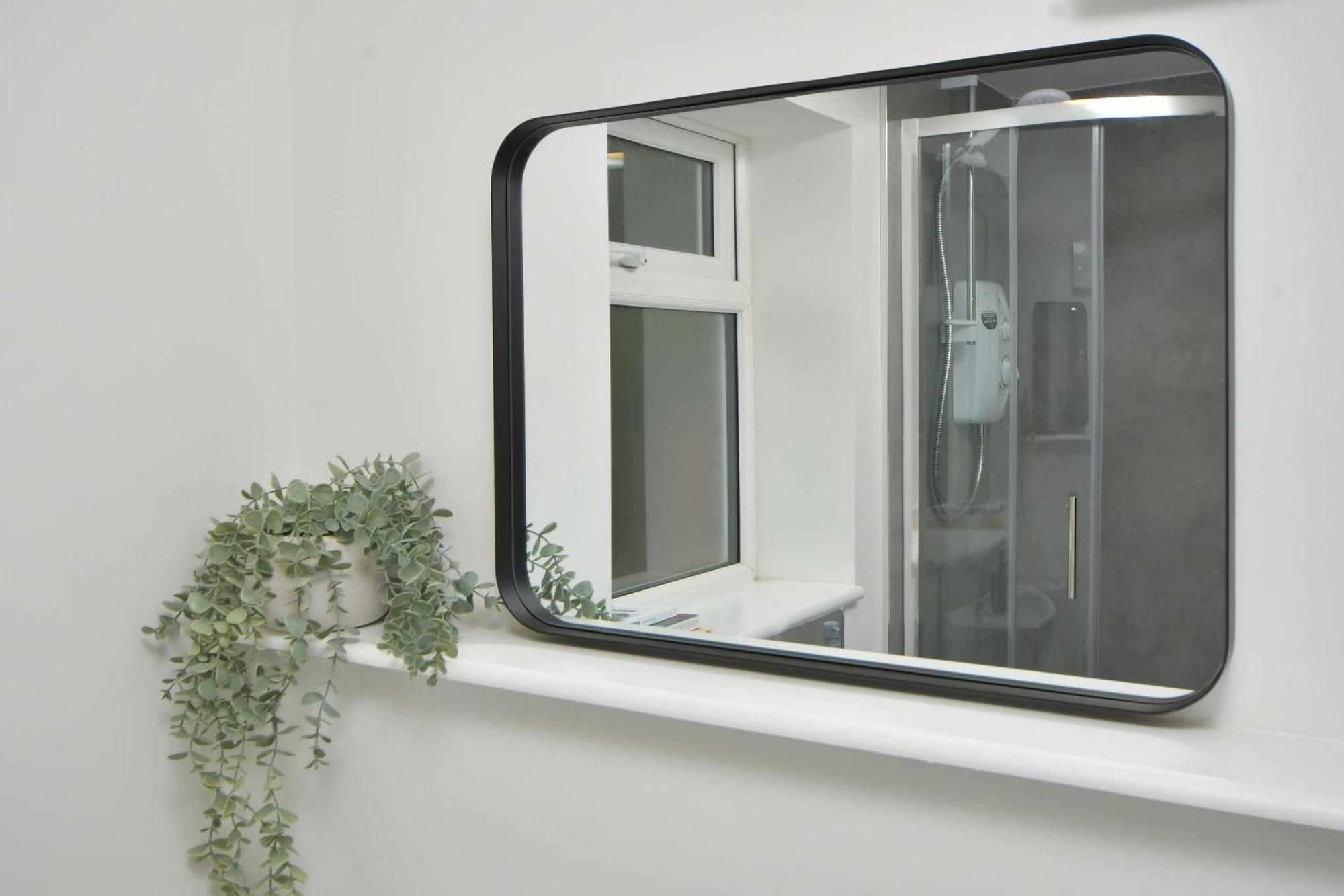 Stay At Shobnall Road Rooms And Studios Burton ภายนอก รูปภาพ