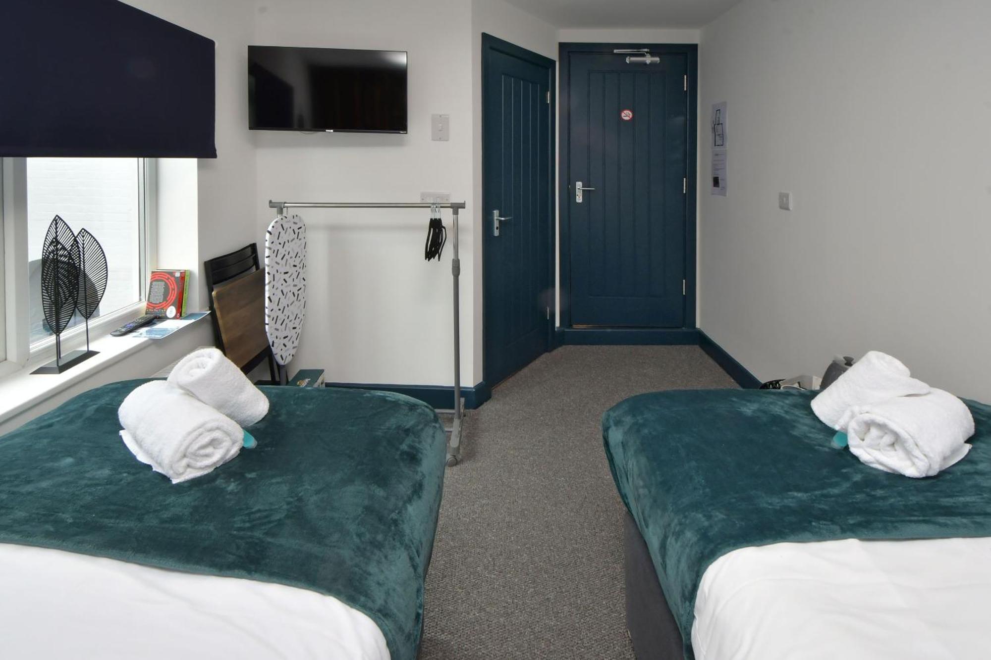 Stay At Shobnall Road Rooms And Studios Burton ภายนอก รูปภาพ