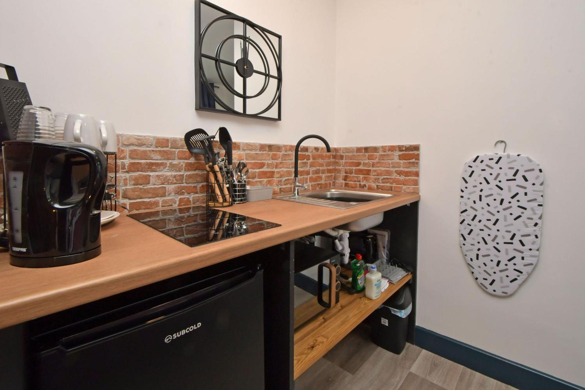 Stay At Shobnall Road Rooms And Studios Burton ภายนอก รูปภาพ