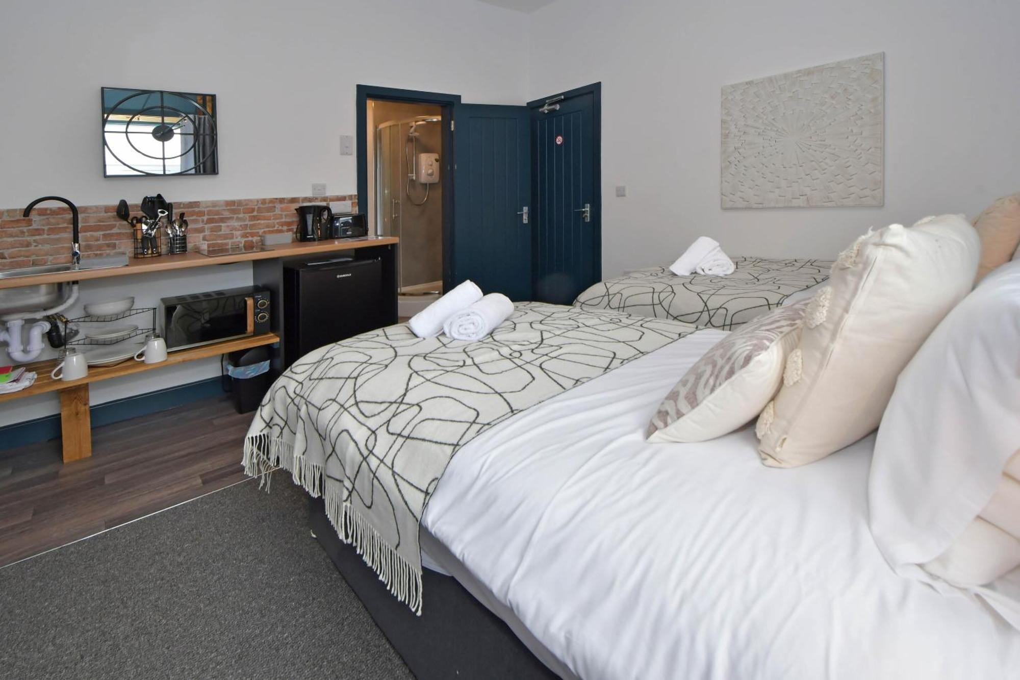 Stay At Shobnall Road Rooms And Studios Burton ภายนอก รูปภาพ