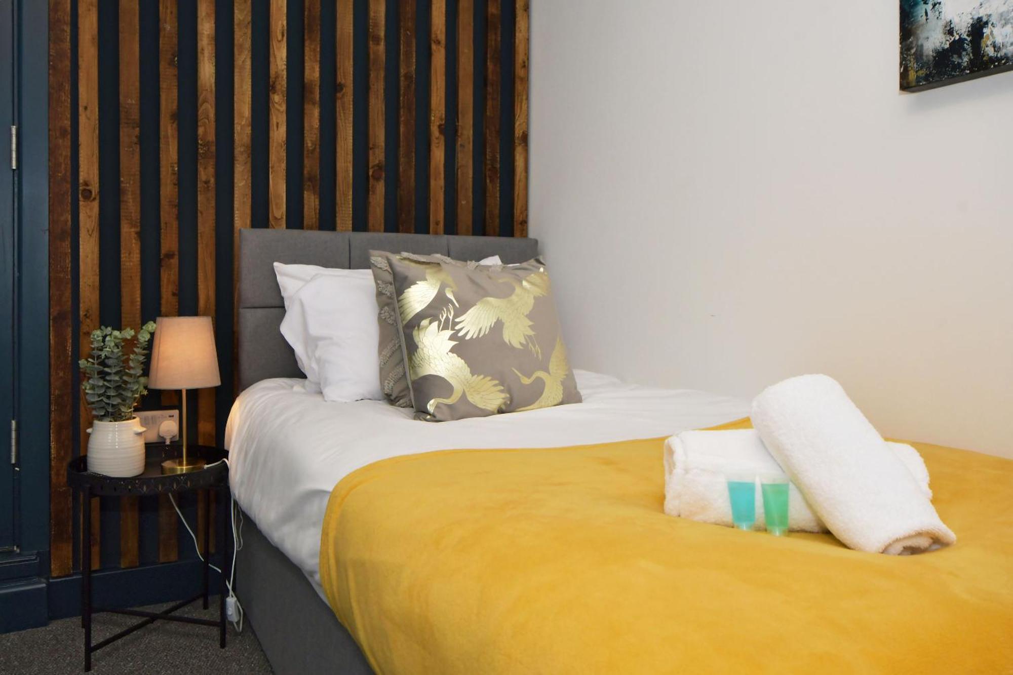 Stay At Shobnall Road Rooms And Studios Burton ภายนอก รูปภาพ
